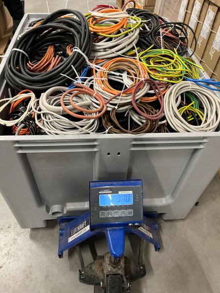 311 Kilo Kupfer, Kabelschrott , Kabel , Verschnitt (siehe Bild) ***ABVERKAUF***